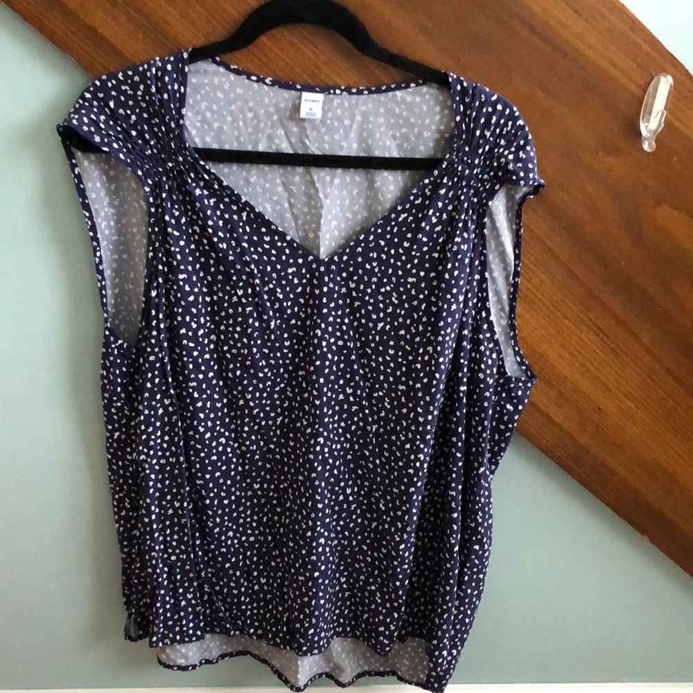 Navy and white sleeveless top